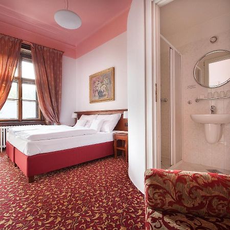 Ea Zamecky Hotel Hrubá Skála Bagian luar foto