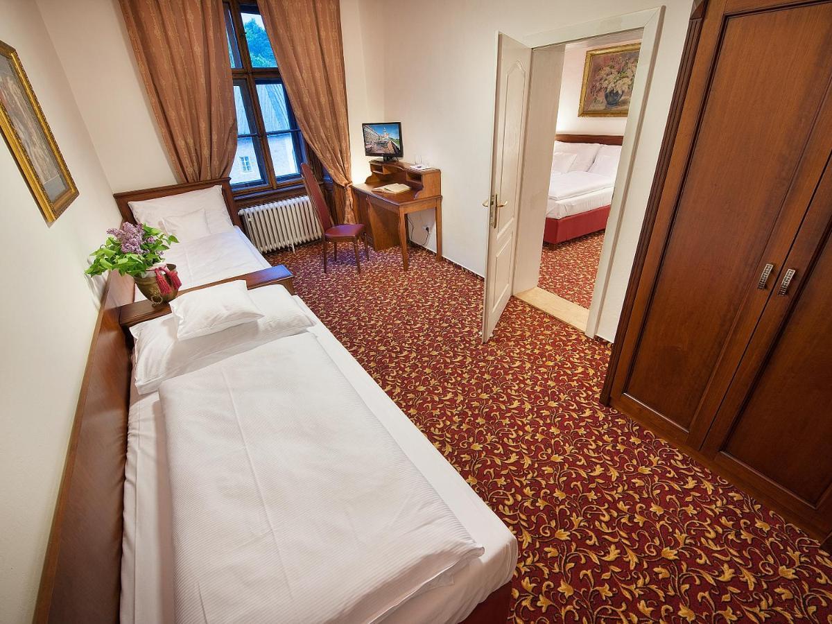Ea Zamecky Hotel Hrubá Skála Bagian luar foto