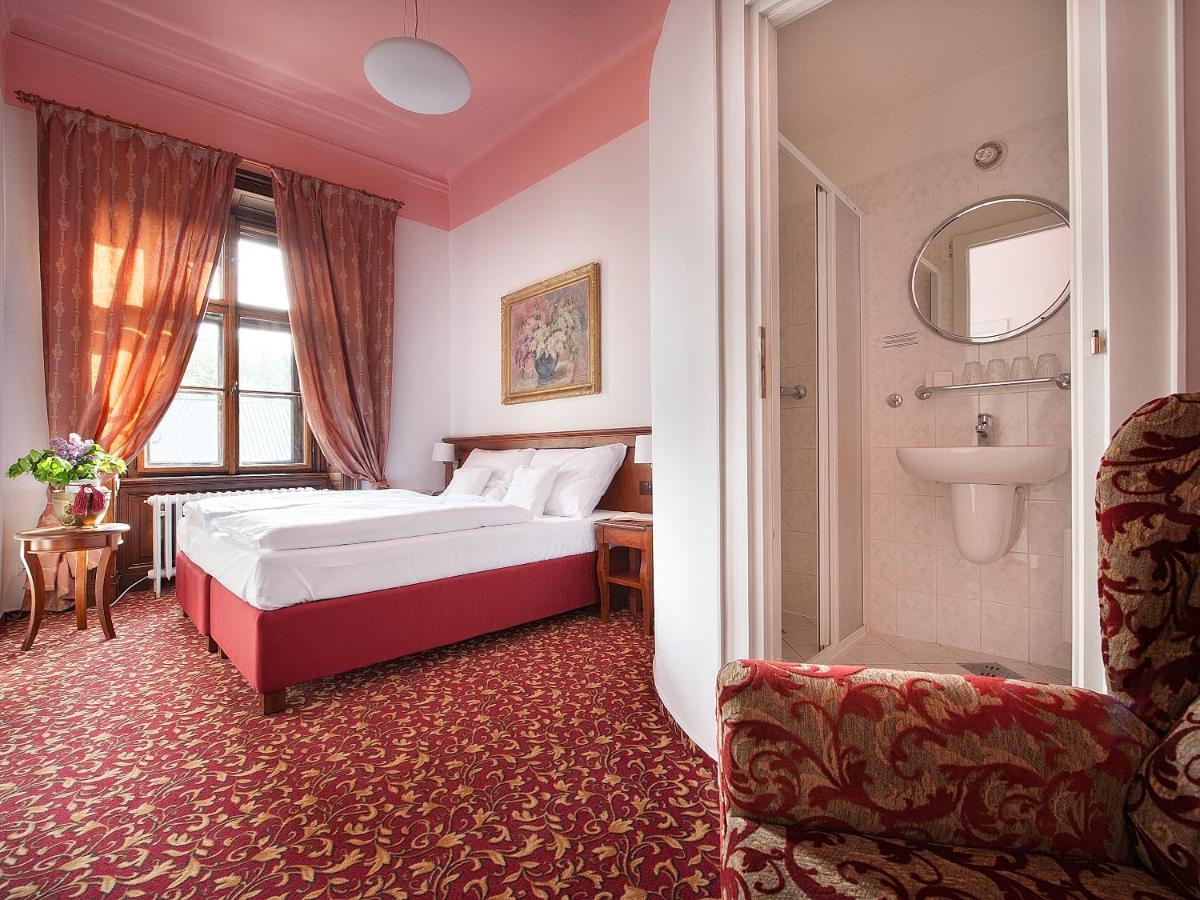 Ea Zamecky Hotel Hrubá Skála Bagian luar foto
