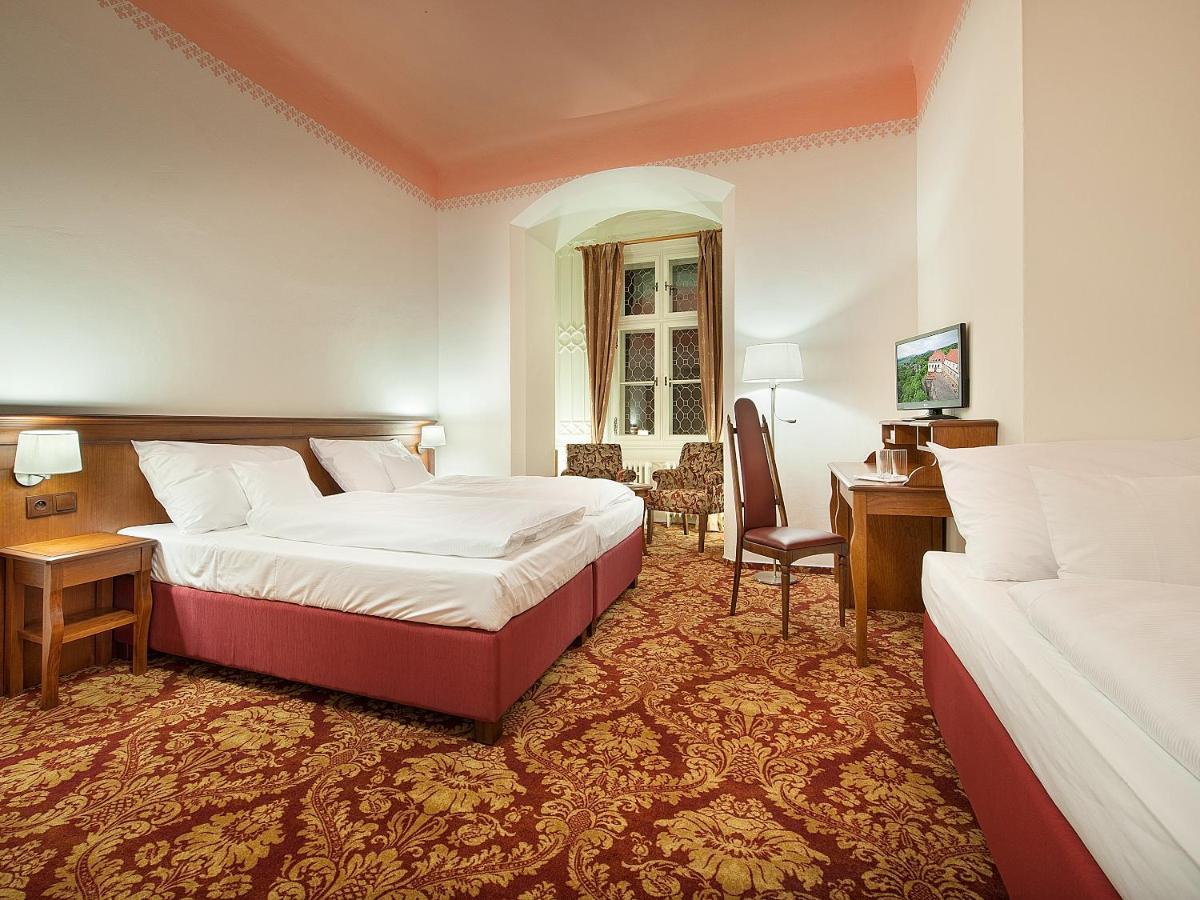 Ea Zamecky Hotel Hrubá Skála Bagian luar foto