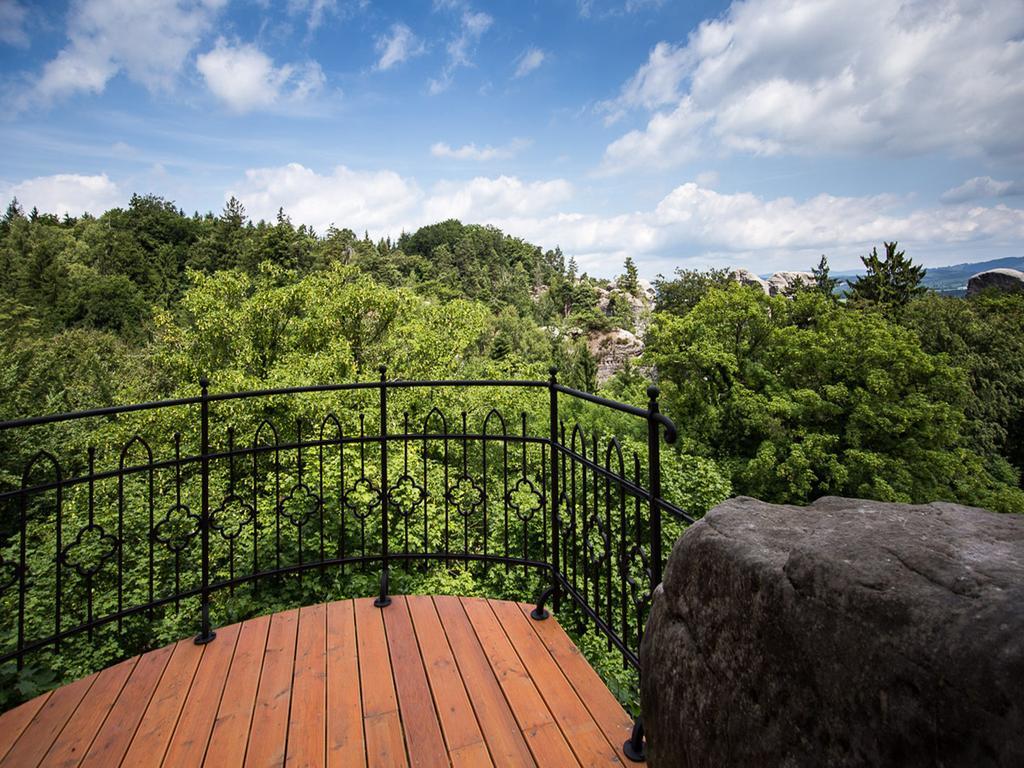 Ea Zamecky Hotel Hrubá Skála Bagian luar foto
