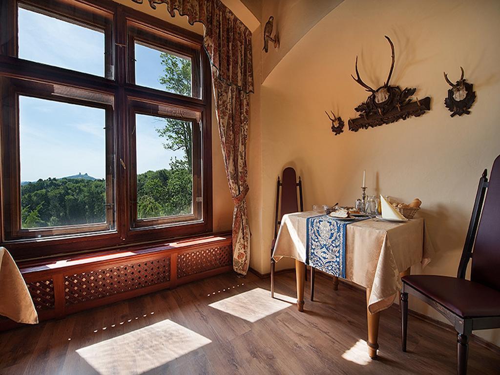 Ea Zamecky Hotel Hrubá Skála Bagian luar foto