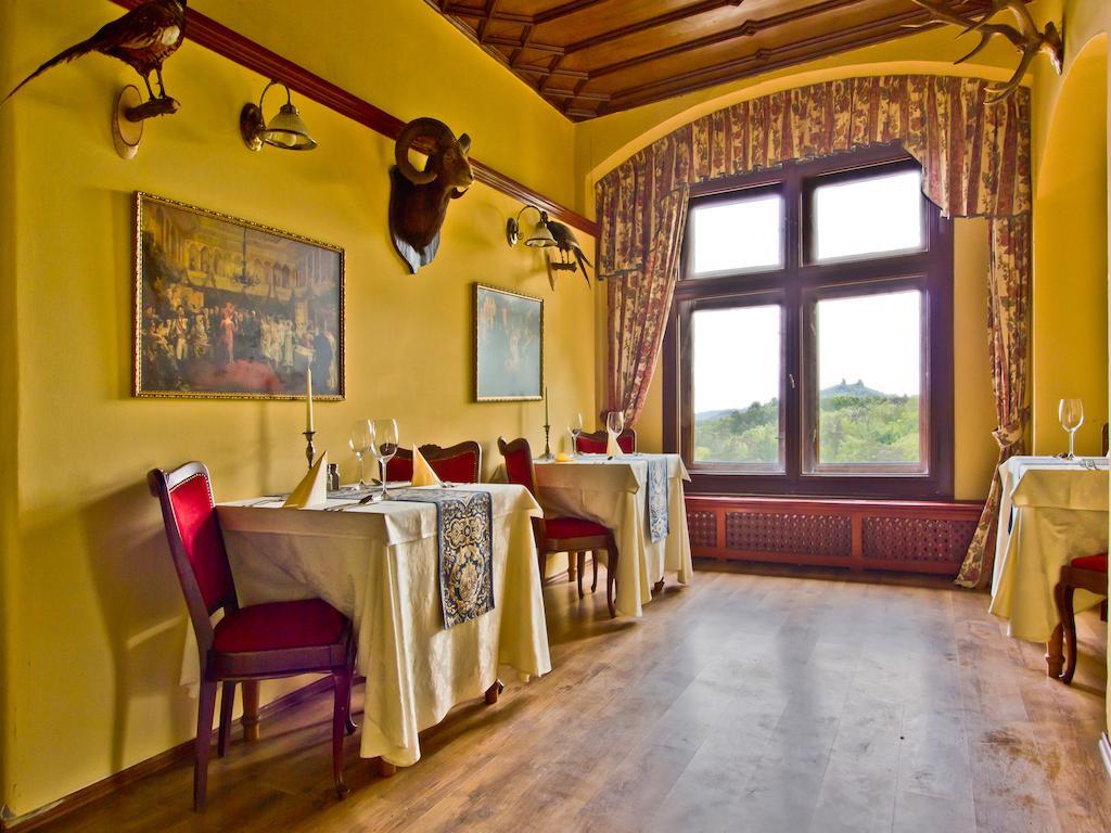 Ea Zamecky Hotel Hrubá Skála Bagian luar foto