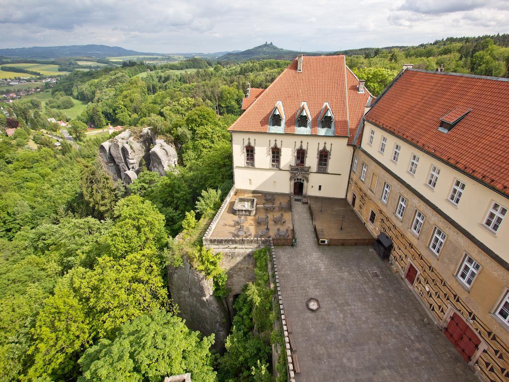 Ea Zamecky Hotel Hrubá Skála Bagian luar foto