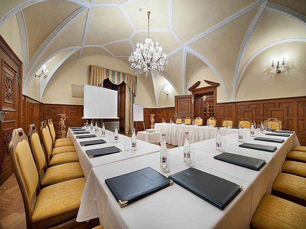 Ea Zamecky Hotel Hrubá Skála Bagian luar foto