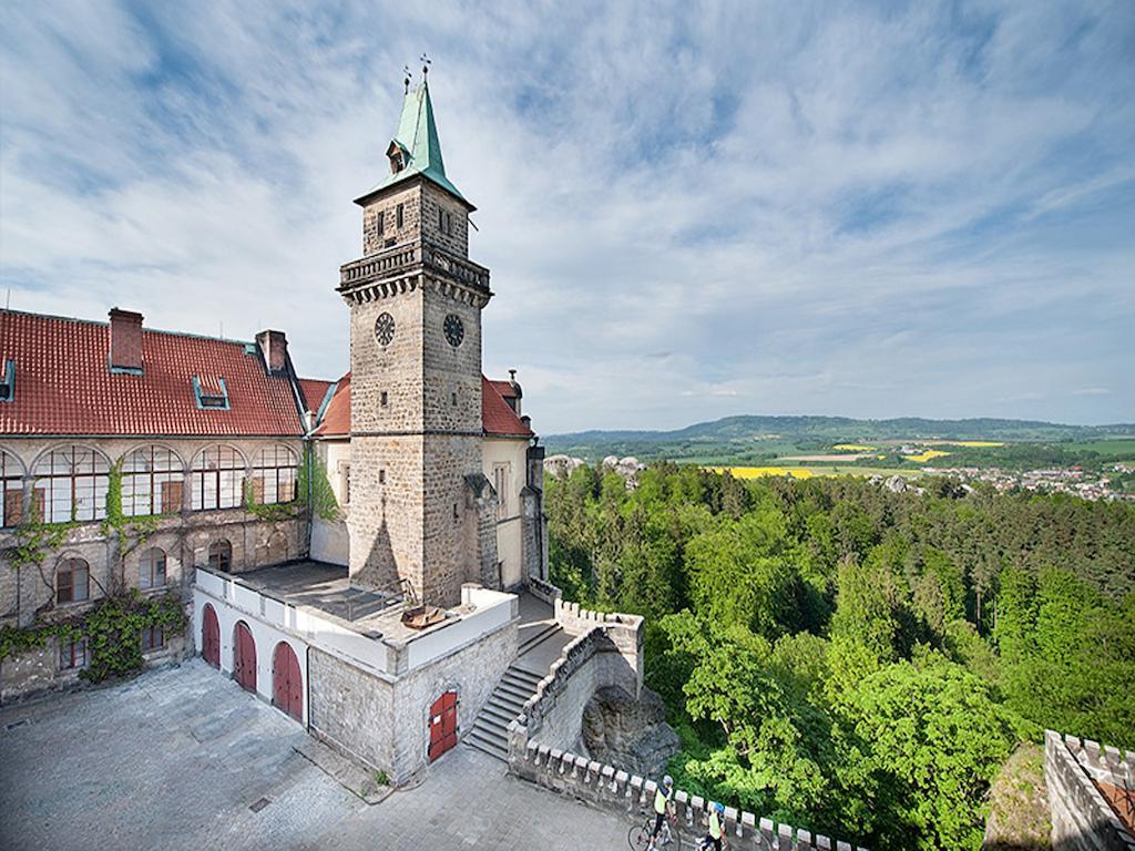 Ea Zamecky Hotel Hrubá Skála Bagian luar foto