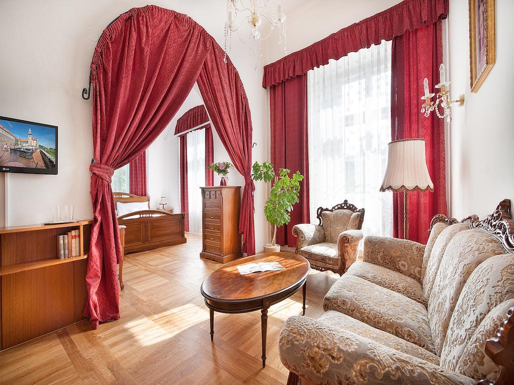 Ea Zamecky Hotel Hrubá Skála Bagian luar foto